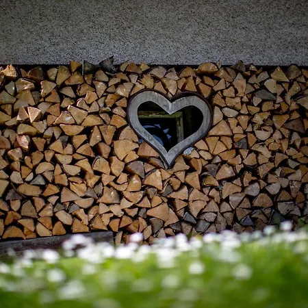 Roatmoaralm Almhuette